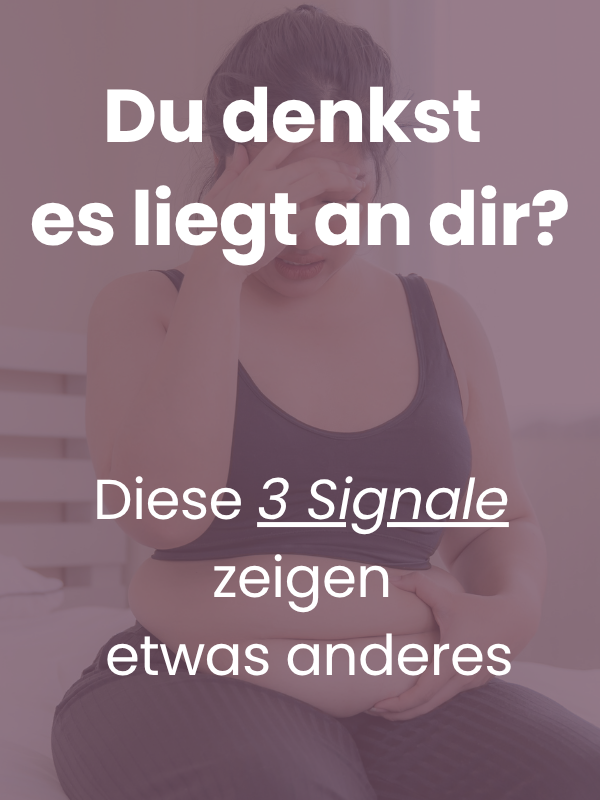 Frau sieht verzweifelt auf ihren Bauch und fragt sich ob es an ihr liegt weil abnehmen bei ihr immer wieder scheitert und im text steht: Du denkst es liegt an dir? Diese 3 Signale zeigen etwas anderes